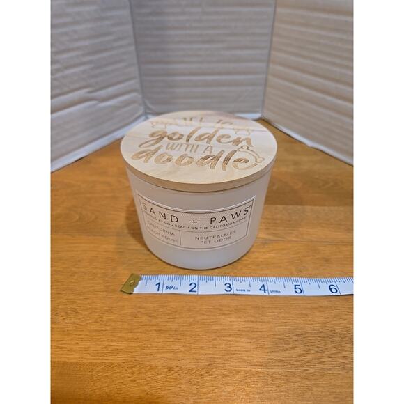 Sand & Paws California Beach House Two Wick Candle 12oz Neutralizes Pet Odor New - Picture 8 of 8